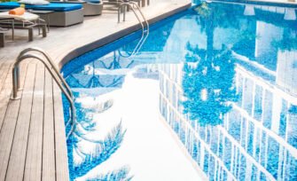 Signs You Need a Professional Swimming Pool Maintenance Company Now