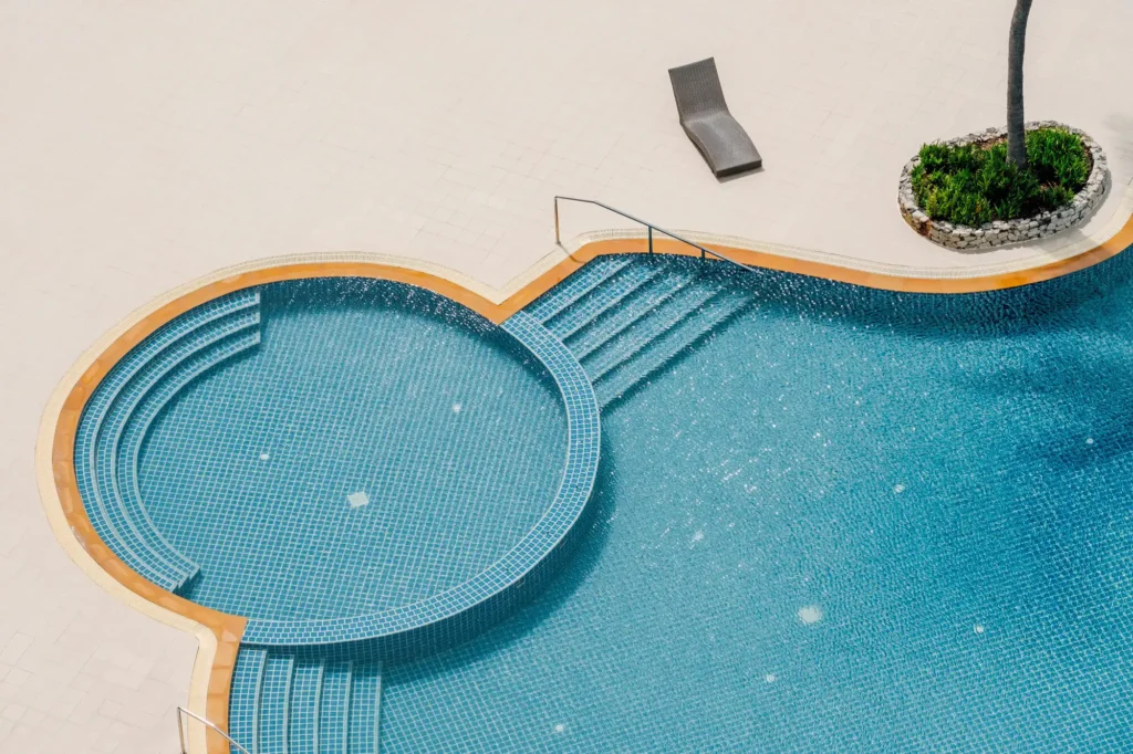 8 Benefits of Hiring a Professional Swimming Pool Cleaning Service