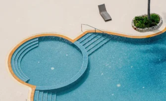 8 Benefits of Hiring a Professional Swimming Pool Cleaning Service